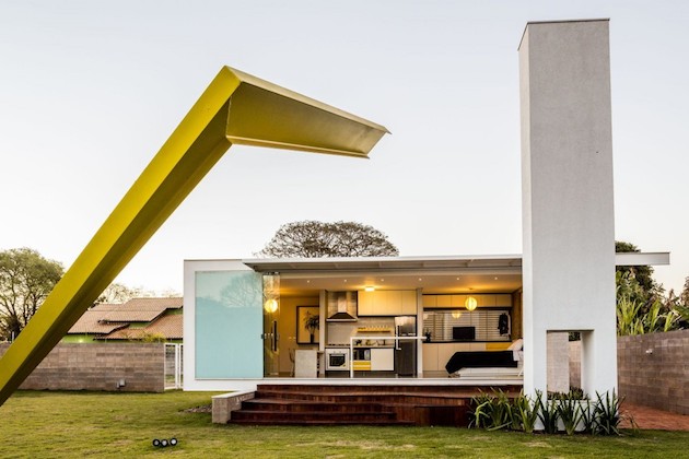 trailer-inspired-modern-home-by-alex-nogueria (1)