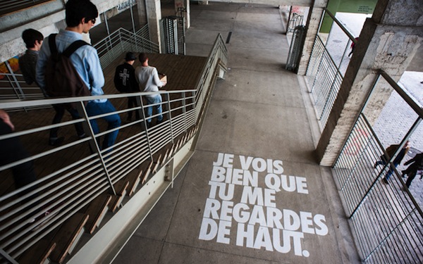 Humorous Phrases in Paris’ Public Places That Seemingly Talk to Passersby