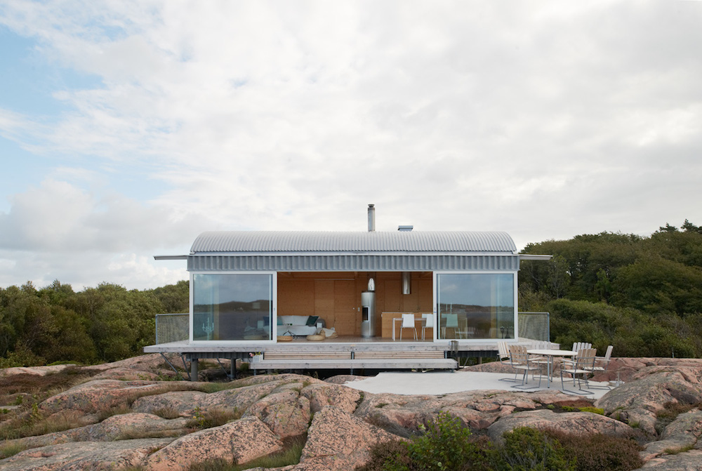 Relaxing Slavik Summerhouse in Sweden by Arkitekt Mats Fahlander